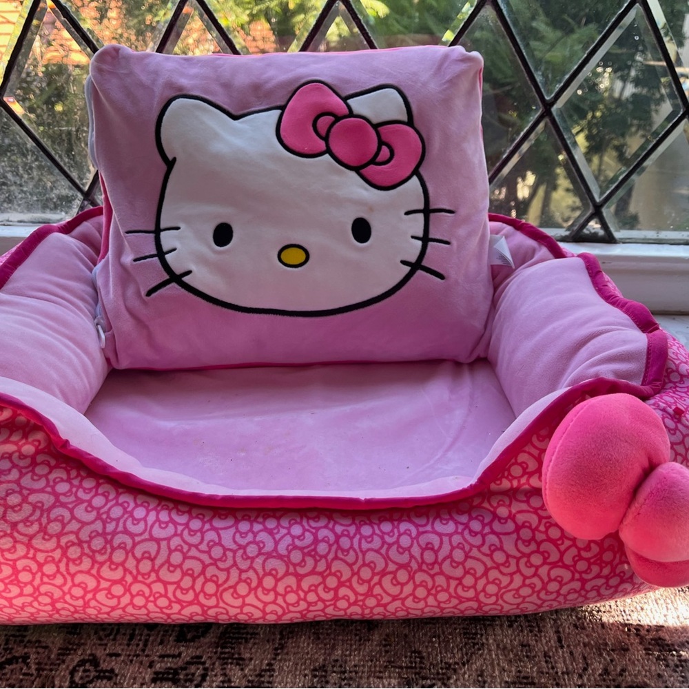 Hello Kitty Pink and White Cozy Pet Bed